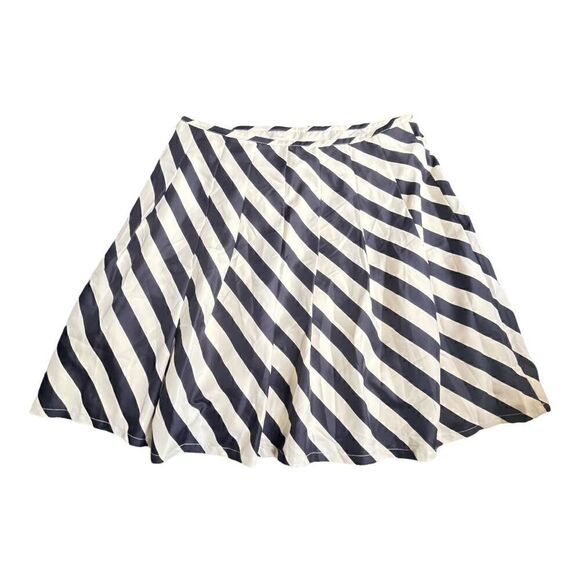 Outback Red Striped Pleated Skirt Size Large - Picture 4 of 4